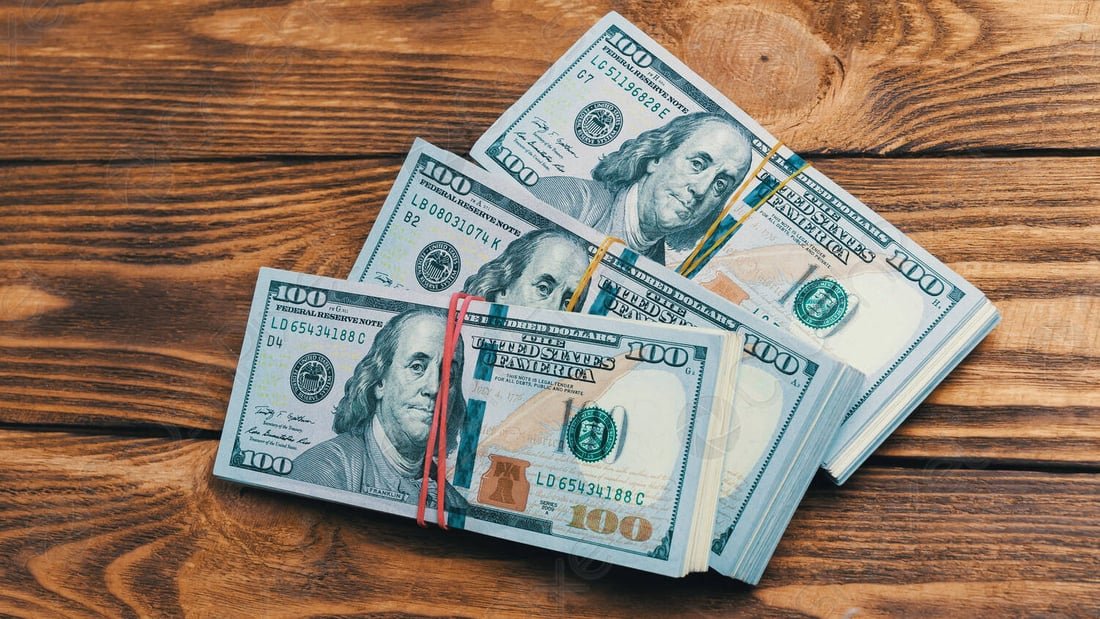 الدولار في طريقه لتسجيل أسوأ أداء سنوي متأثراً بضعف سوق العمل