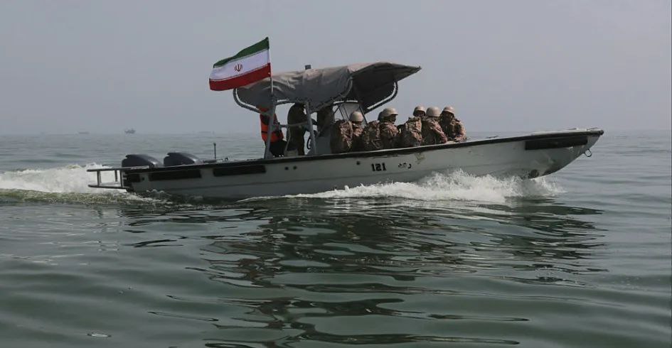 الحرس الثوري: مضيق هرمز تحت سيطرتنا الكاملة