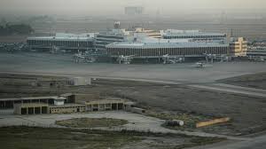 لأول مرة.. الطيران الأميركي يشارك في اعتراض هجوم بمحيط مطار بغداد وإصابة امرأة بمقذوف